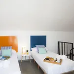 Singularstays Vi *