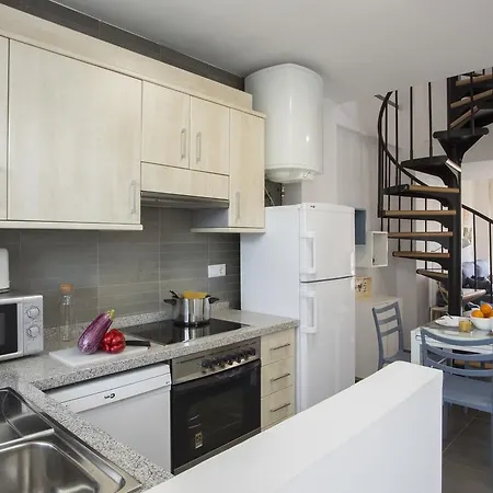 Apartment Singularstays Vi