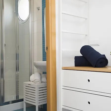 Apartment Singularstays Vi