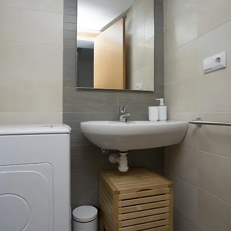 Apartment Singularstays Vi
